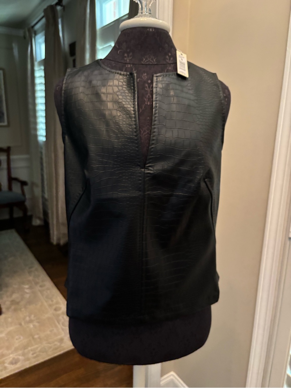 NWT MAX STUDIO Women's Black Faux-Leather Croc-Embossed Sleeveless Top- Small